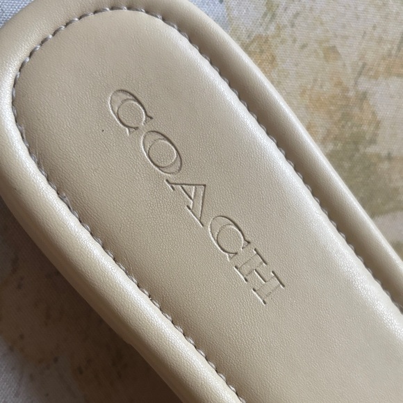 Butter yellow Coach slide Sandal With Tea Rose - Picture 6 of 11